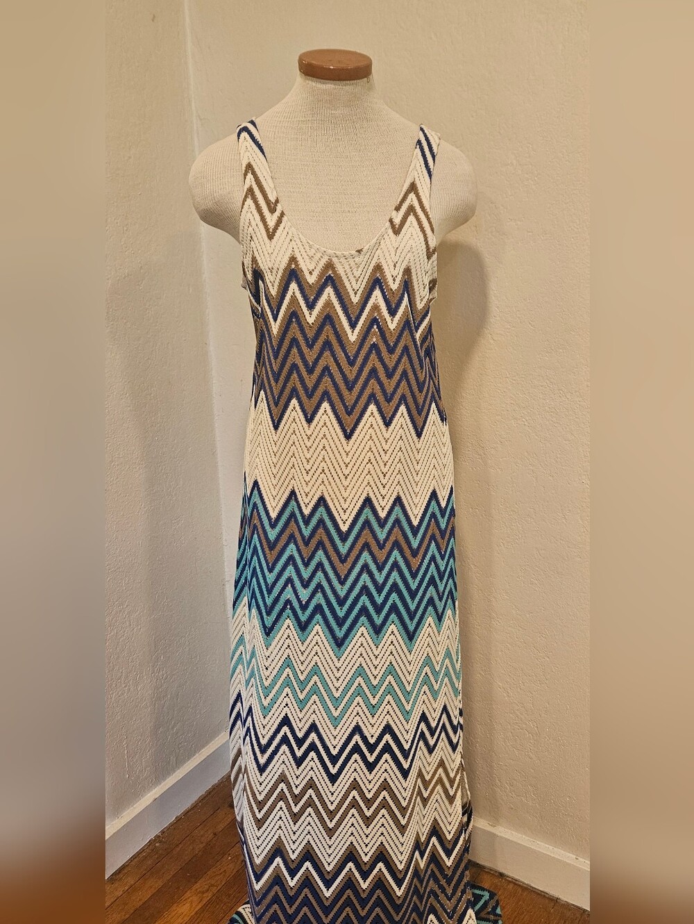 Sanctuary Chevron Knit Maxi Dress – Blue, White & Taupe